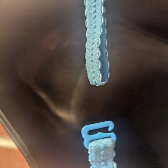 Aerie Strapless Convertible Bra. 34B. Geometric Pattern. - Picture 4 of 16